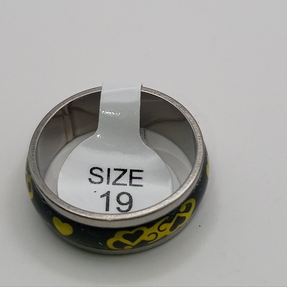 Ring - Picture 3 of 3